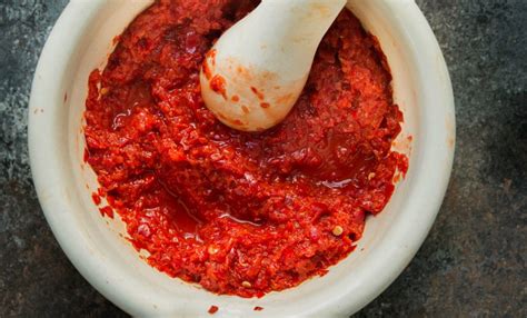 easy recipe  sambal oelek  spicy sauce widely   indonesia  southeast asia taste