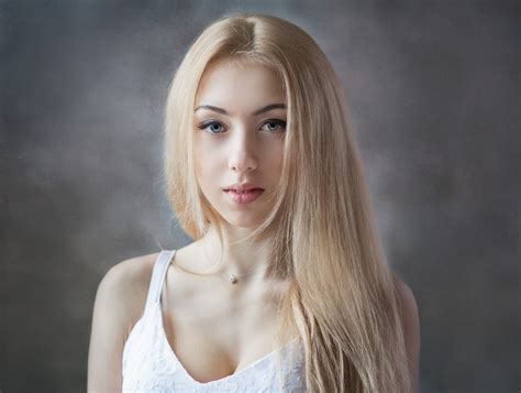 Hintergrundbilder Gesicht Frau Modell Porträt Blond Einfacher