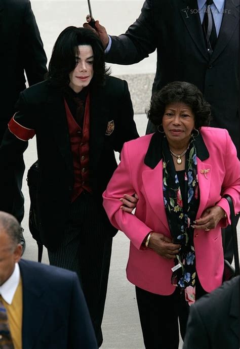 Michael And His Mother Katherine Michael Jackson Photo 31567354