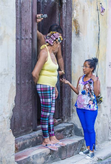 Mujer Cubana En La Habana Cuba Fotos De Stock Descarga 216 Fotos