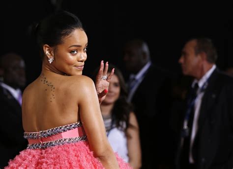 rihanna suffers from wardrobe malfunction at her private met gala after