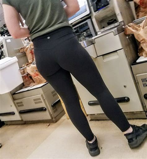 best leggings ass yoga pants ass creepshot beauty in 2019