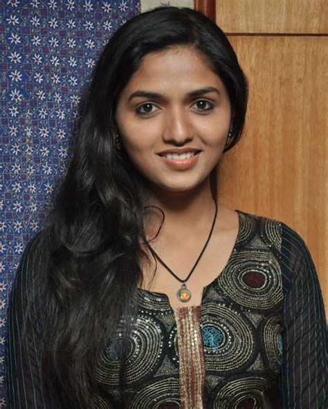 Tamil Actress Sunaina Pics Sunaina Images Sunaina Photos