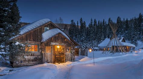 winter lodges cozy places  book  snowy getaways