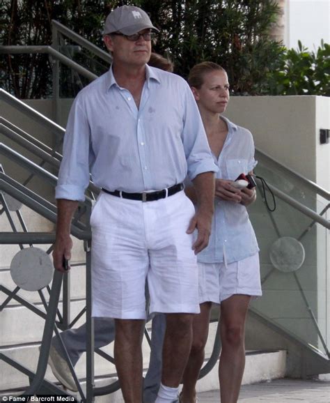 Kelsey Grammer Covers Up With Fiancée Kayte Walsh In Miami