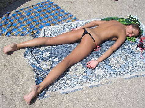 best creepshots from beaches and streets 18 pics xhamster