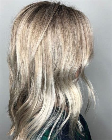 45 charismatic light and dark ash blonde hairstyles [2023]
