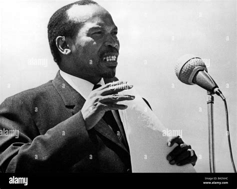khama seretse sir 1 7 1921 13 7 1980 botswanian politician 1966