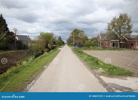 small country road named knibbelweg   lowest polder  western europe  zevenhuizen