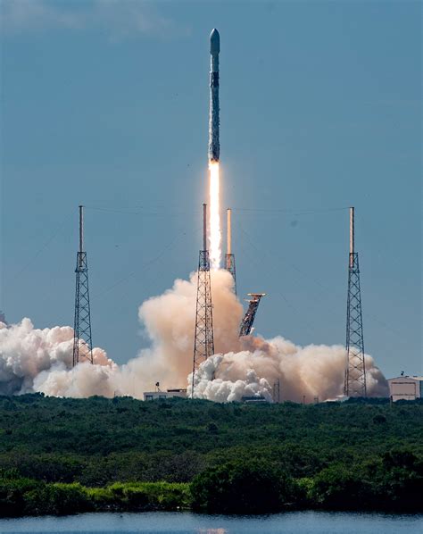 elon musks spacex successfully launches   starlink satellites