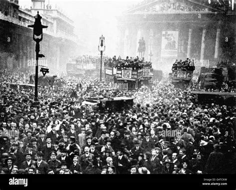 anuncio de la primera guerra mundial fotografías e imágenes de alta