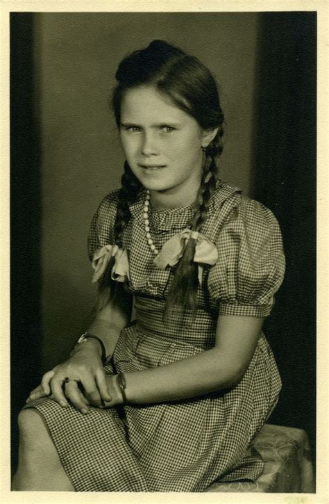 28 beautiful portrait pictures of german girls in the 1930s and early