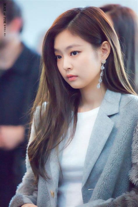 Jennie Reveals She Suffered A Leg Injury Ahead Of