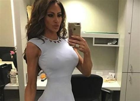 Holly Sonders Isn T Ruling Out A Return To Golf