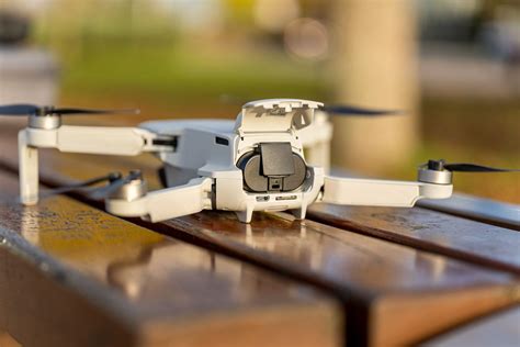 ten dron  latajacy smartfon dji mavic mini recenzja dron