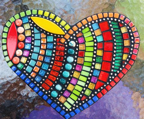 mosaic heart created  tina  wise crackin mosaics mosaico de