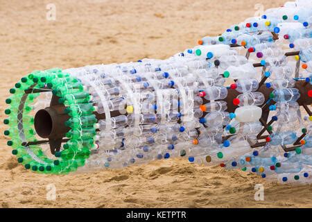 upcycling plastikflaschen  strand von bournemouth teil der rettet unsere meere nachricht