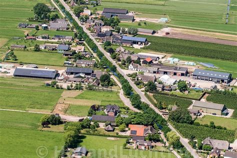 hollandluchtfoto schalkwijk luchtfoto provincialeweg