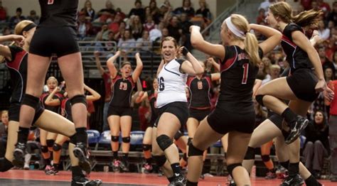State Volleyball Humphrey Rolls To First Volleyball Title