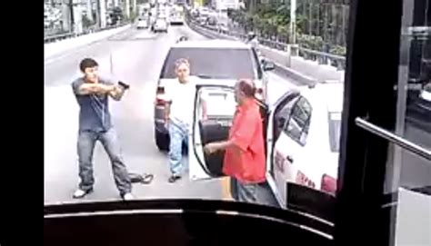 caught on video man points gun at taxi driver
