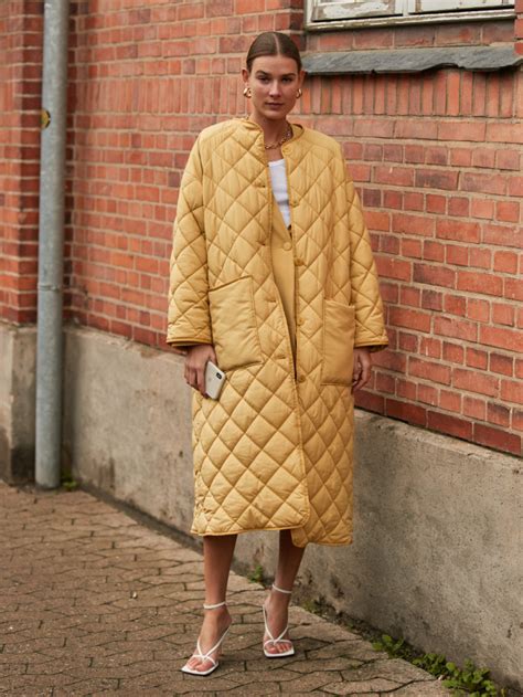 queen  inspired  quilted coat trend   wear