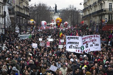 hundreds  thousands protest  french jobs reform