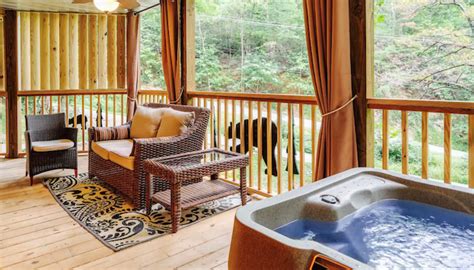 12 Top Rated Gatlinburg Cabins With Hot Tubs Cabin Critic