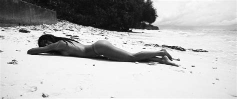 Alessandra Ambrosio Topless For Sunset And Moonlight