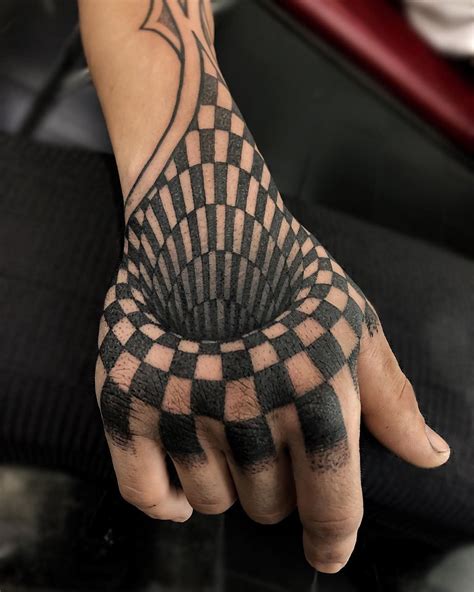 tatuagem geometrica criando ilusao de otica confiram mais dicas de
