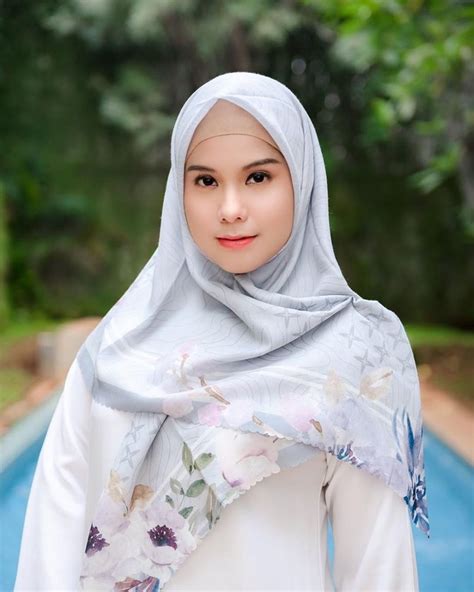 Potret Terbaru Annisa Pohan Kenakan Hijab Bikin Pangling Dan Banyak