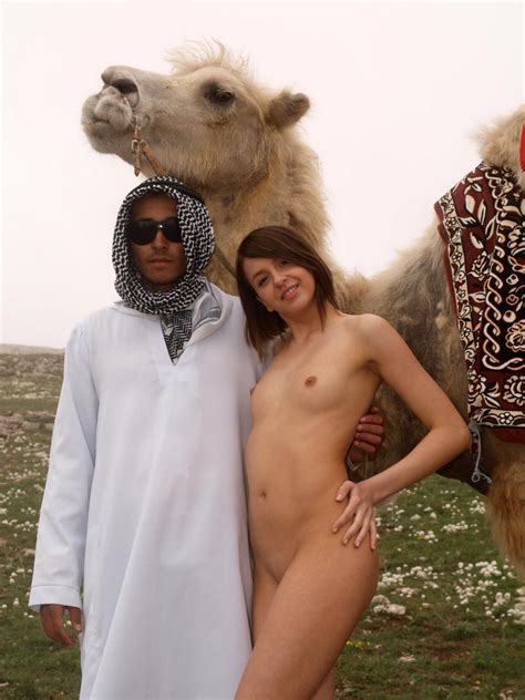 naked calla a on the camel russian sexy girls