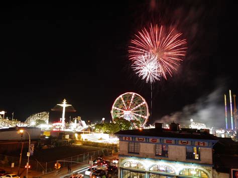 Frogma Friday Night Fireworks At Coney Island