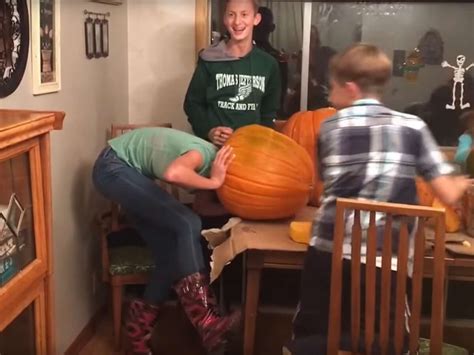teen gets her head stuck in a pumpkin mom posts to facebook goes viral