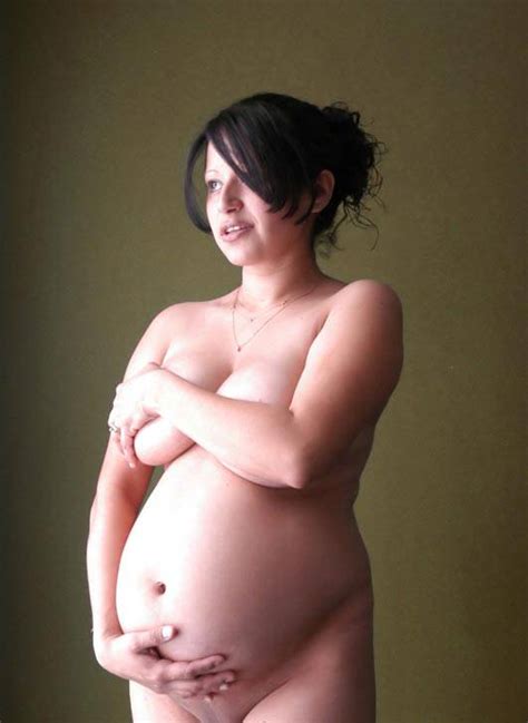 الحامل لما تتعايق بجمال جسمها خصوصا لما تكون تستاهل صح