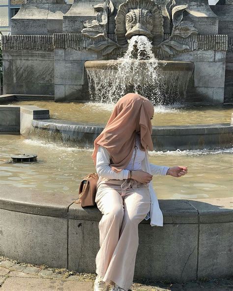 Afroze Fathima Adlı Kullanıcının Hijabi Muslimah Panosundaki Pin