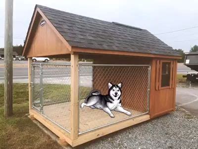 outdoor canine condos features  fully enclosed area  warmth   fully fenced