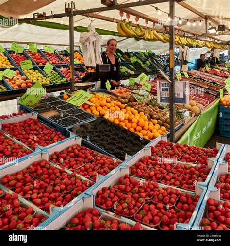 apple price fruit  res stock photography  images alamy