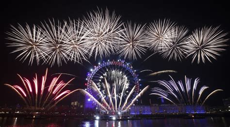 photos of new years eve celebrations around the world
