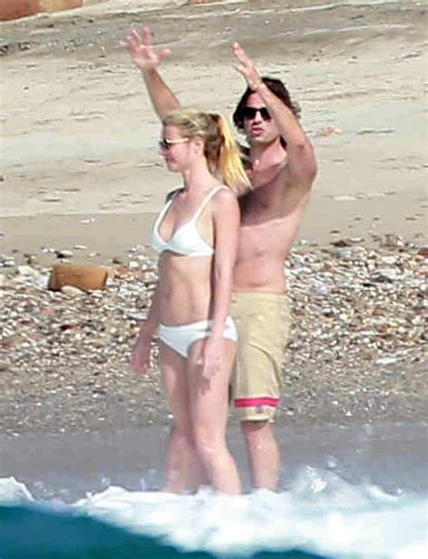 Gwyneth Paltrow In A Bikini 15 Photos Thefappening
