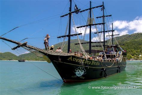 paseo de barco pirata florianopolis escuna martin