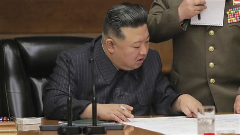 North Koreas Kim Offers Full Support To Putin On Russia Day The