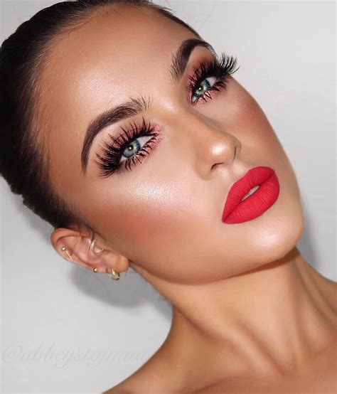 pin by 🦋 𝒥𝑒𝓈𝓈𝒾𝒸𝒶 🦋 on мαкє υρ red lip makeup red lips makeup look