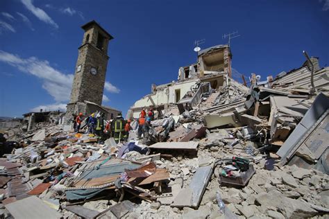 terremoto centro italia diretta  morti vigili continuano