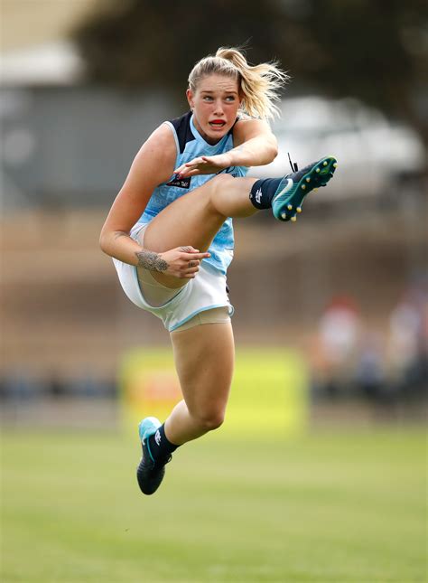people  mad   photo   woman footy player  deleted