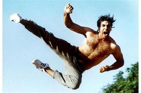 akshay kumar jumps through a ring of fire but the stunt goes
