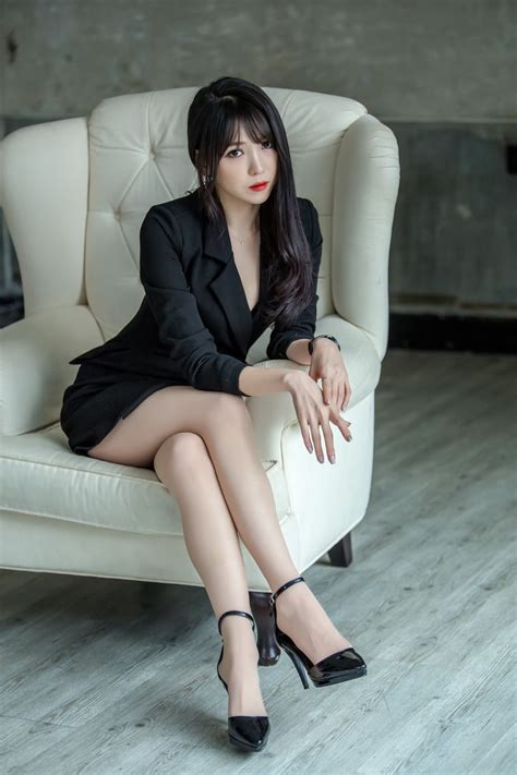 lee eun hye asian girls long legs and high heels
