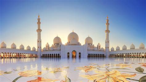 sheikh zayed grand mosque  abu dhabi receives  worshippers visitors    abu