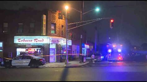 Man Holds Up Garfield Tobacco Road Store Is Shot Abc7 New York