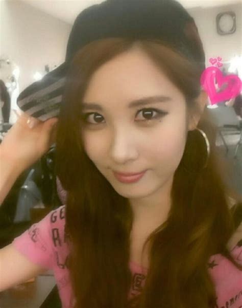 Snsd Seohyun Greets Fans With Her Adorable Selca Picture Wonderful