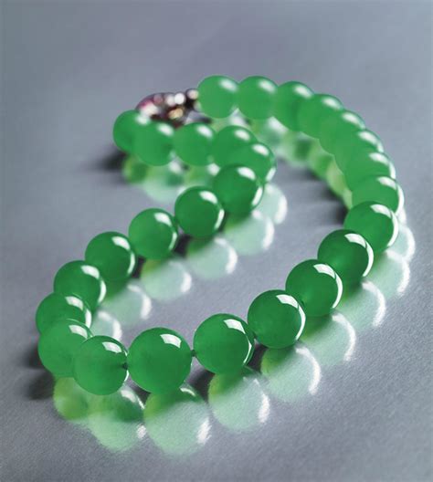 jadeite necklace sells for 27 4 million sets two world auction